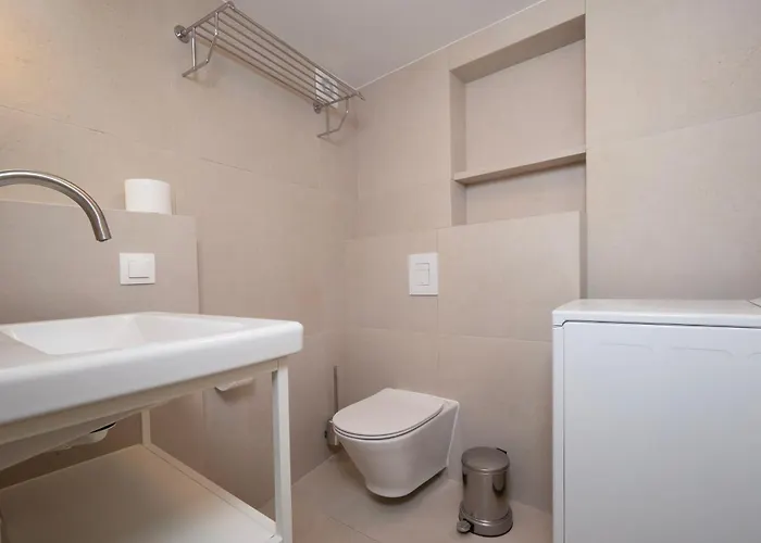 Artemis House Апартаменты *